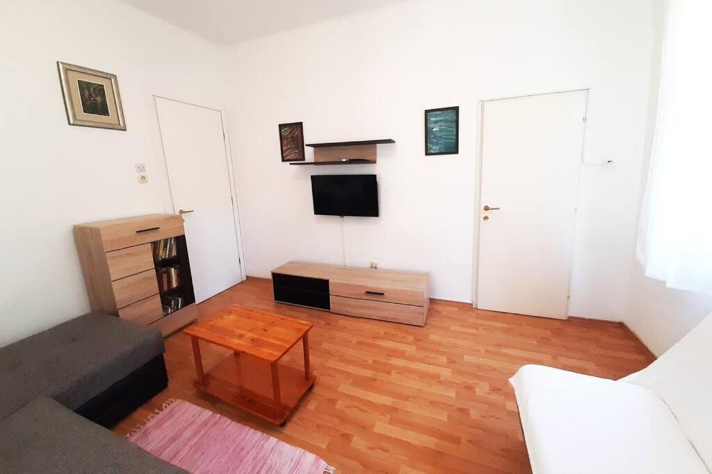 Apartment Apartman M&i Split